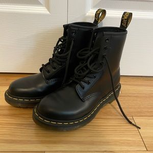 Dr. Marten 1460 smooth leather lace up boots